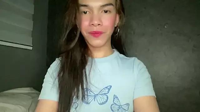 Try our girls live displays and explore the company of endless strippers, with beautiful physiques, vibrating toys and more.