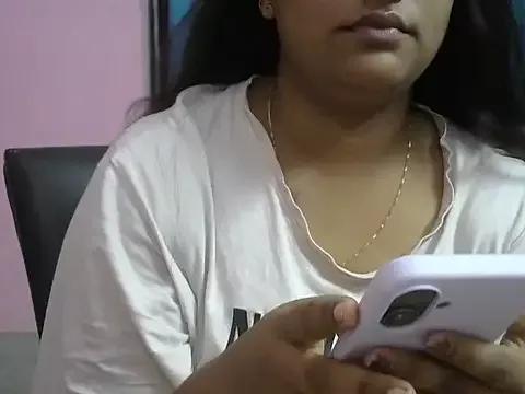 Queenxxx98 from StripChat is Freechat