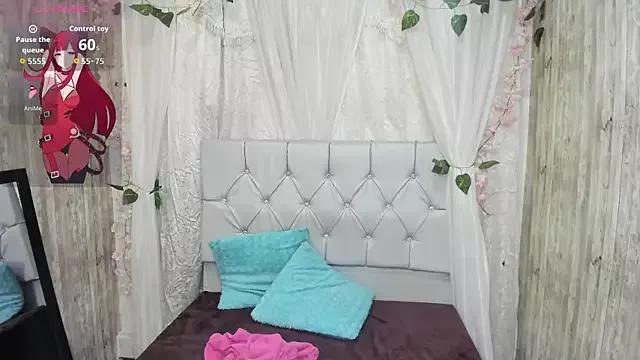 Try our girls live displays and explore the company of endless strippers, with beautiful physiques, vibrating toys and more.