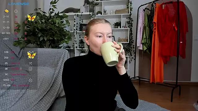 Try our girls live displays and explore the company of endless strippers, with beautiful physiques, vibrating toys and more.