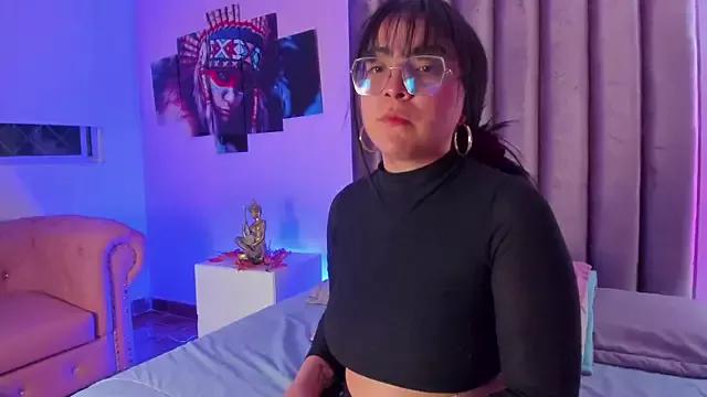 Raven_meow from StripChat is Freechat