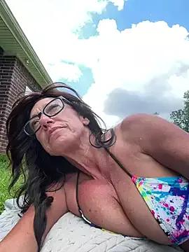Photos of Raventhemilf from StripChat is Freechat