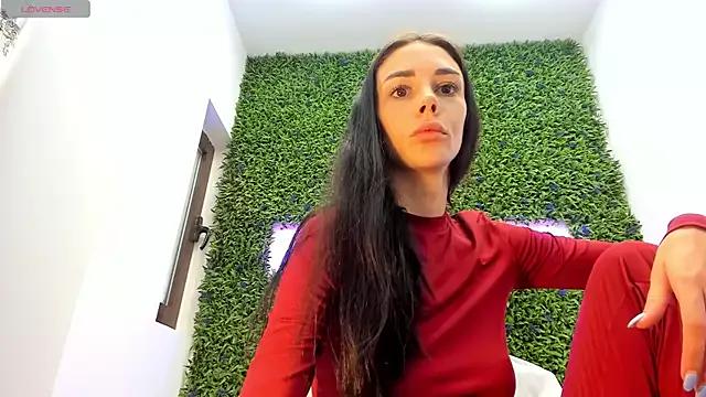 Try our girls live displays and explore the company of endless strippers, with beautiful physiques, vibrating toys and more.