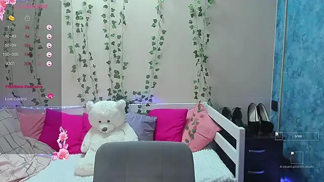 Try our girls live displays and explore the company of endless strippers, with beautiful physiques, vibrating toys and more.