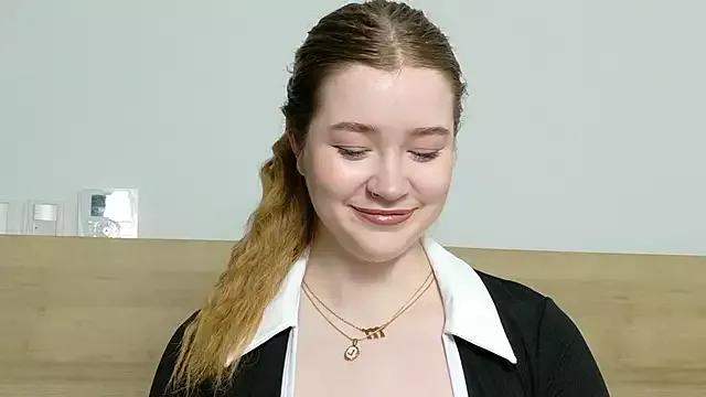 Try our girls live displays and explore the company of endless strippers, with beautiful physiques, vibrating toys and more.