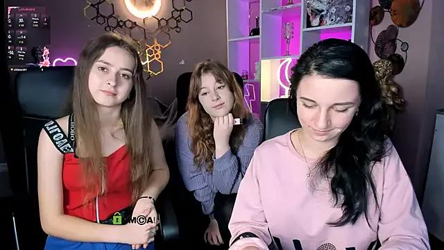 rebecca_smile from StripChat is Freechat