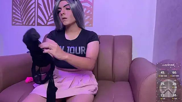 ReginaMills from StripChat is Freechat