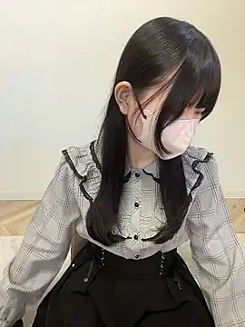 Reina_cute_00_ — Freechat on StripChat