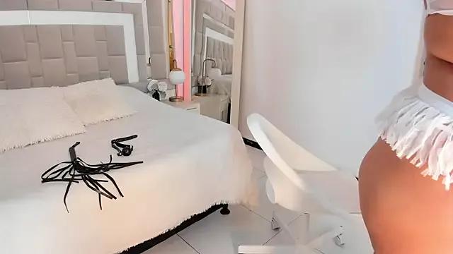 Rihanna_es from StripChat is Freechat
