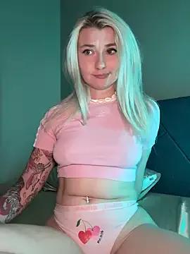 Try our girls live displays and explore the company of endless strippers, with beautiful physiques, vibrating toys and more.
