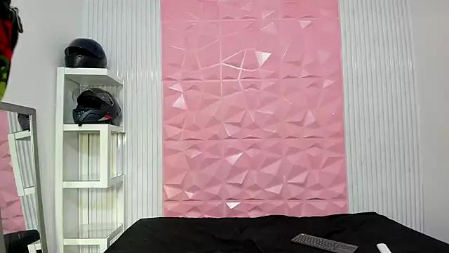 romantic_couple_ggh from StripChat is Freechat