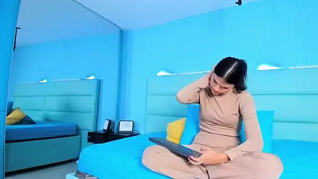 RomeoAndJulieeta from StripChat is Freechat