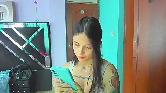 Rosa_ from StripChat is Freechat