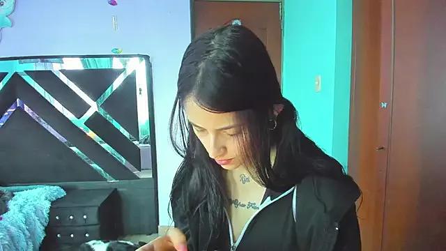Rosa_ from StripChat is Freechat