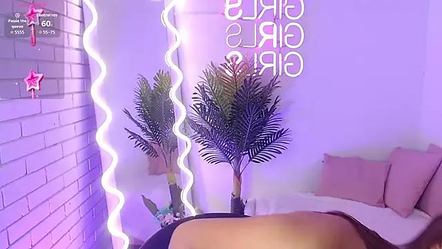 Rosee_tay from StripChat is Freechat