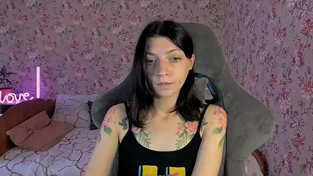 Try our girls live displays and explore the company of endless strippers, with beautiful physiques, vibrating toys and more.