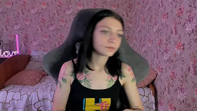 Try our girls live displays and explore the company of endless strippers, with beautiful physiques, vibrating toys and more.