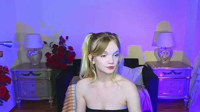 RosesKate from StripChat is Freechat