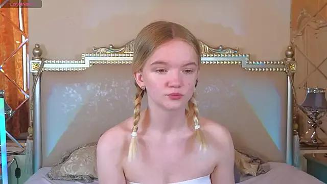 RosesKate from StripChat is Freechat