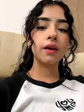 Try our girls live displays and explore the company of endless strippers, with beautiful physiques, vibrating toys and more.