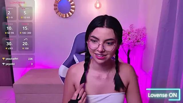 Rossie_Channel from StripChat is Freechat