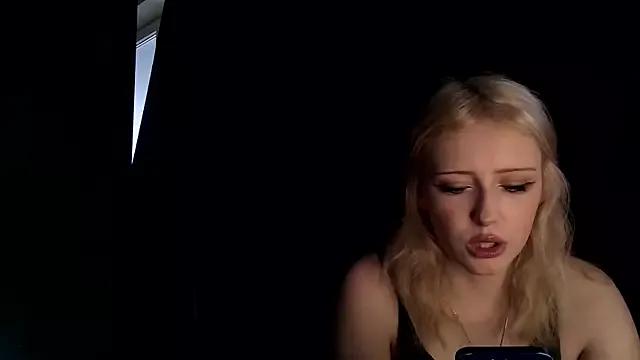 rosy_petal from StripChat is Freechat