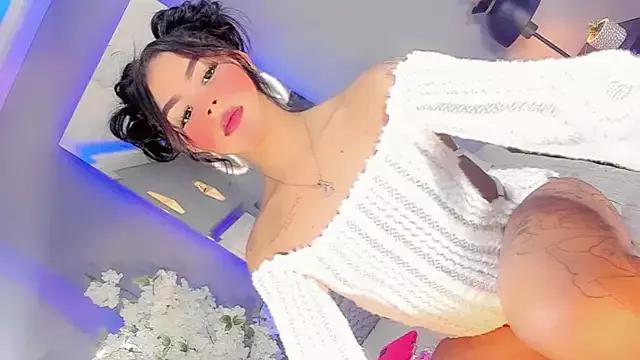 Try our girls live displays and explore the company of endless strippers, with beautiful physiques, vibrating toys and more.