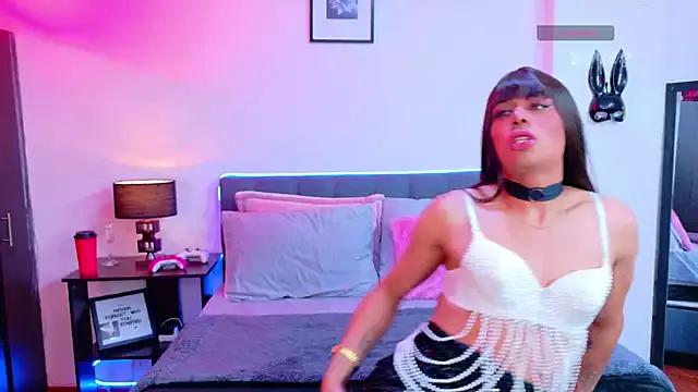 Try our girls live displays and explore the company of endless strippers, with beautiful physiques, vibrating toys and more.