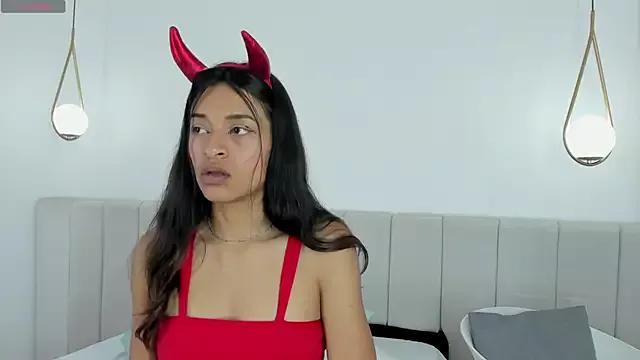 RousyMoon from StripChat is Freechat