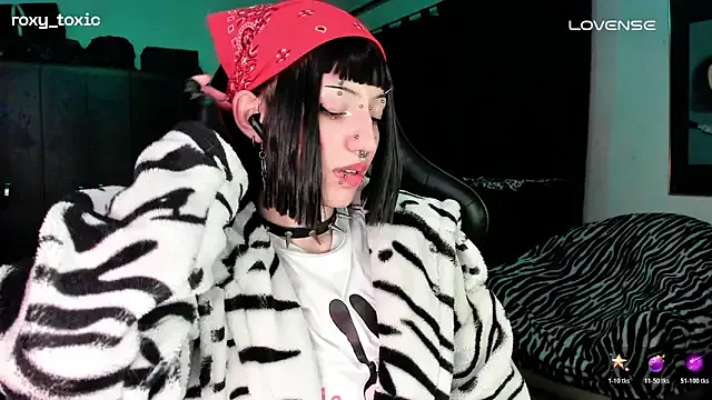 Avatar of roxy_toxic