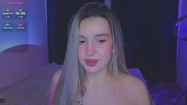 RoxyChill from StripChat is Freechat