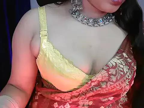 Royal_zara from StripChat is Freechat