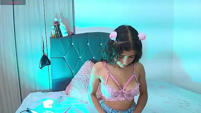 Try our girls live displays and explore the company of endless strippers, with beautiful physiques, vibrating toys and more.