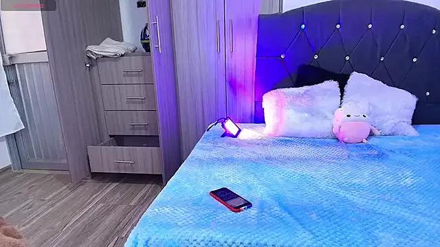 Try our girls live displays and explore the company of endless strippers, with beautiful physiques, vibrating toys and more.