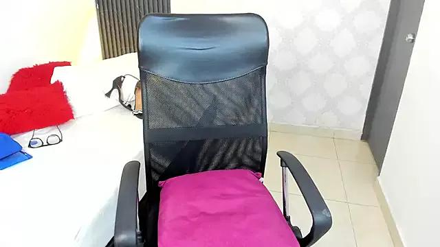 ruby_wimdsor from StripChat is Freechat