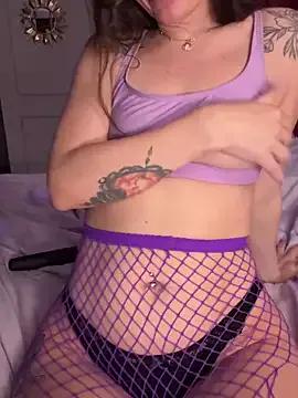 Try our girls live displays and explore the company of endless strippers, with beautiful physiques, vibrating toys and more.
