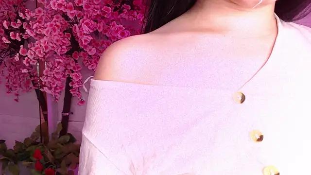 Saakura_Hot from StripChat