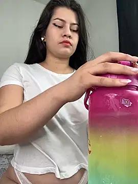 Saanvi21 from StripChat