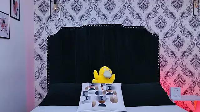 Try our girls live displays and explore the company of endless strippers, with beautiful physiques, vibrating toys and more.