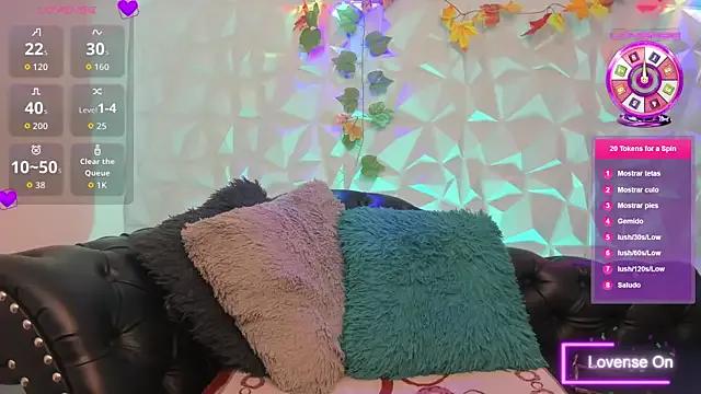 SabinaDeluxe_cg from StripChat is Freechat