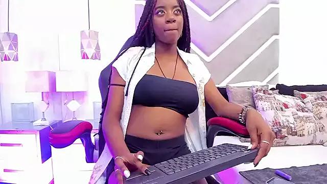 SabrinaBrownn from StripChat is Freechat