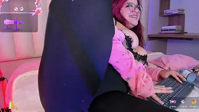 Try our girls live displays and explore the company of endless strippers, with beautiful physiques, vibrating toys and more.