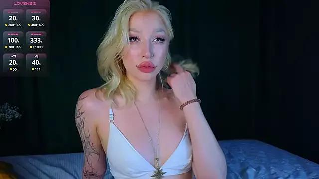 Try our girls live displays and explore the company of endless strippers, with beautiful physiques, vibrating toys and more.