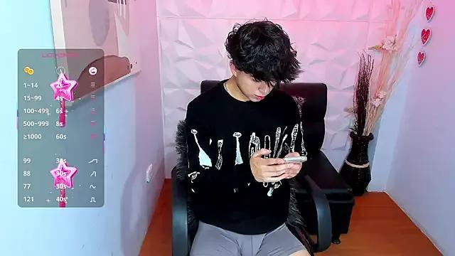 Sam_Daves from StripChat is Freechat