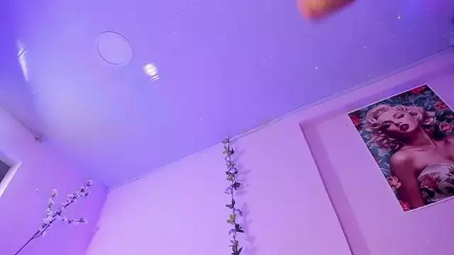 Samanta_roberts1 from StripChat