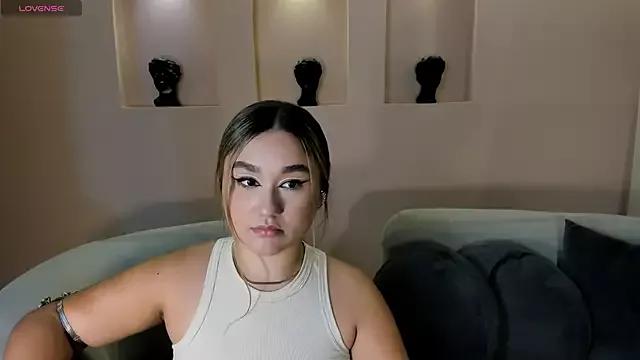 SamanthaConnorX from StripChat is Freechat
