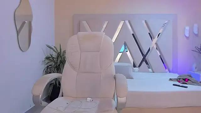 samanthalopez__ from StripChat is Freechat