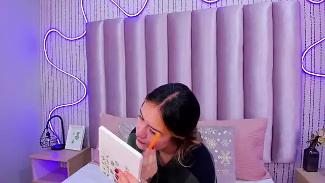 SamanthaPeachss from StripChat is Freechat