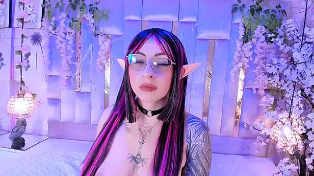 Try our girls live displays and explore the company of endless strippers, with beautiful physiques, vibrating toys and more.