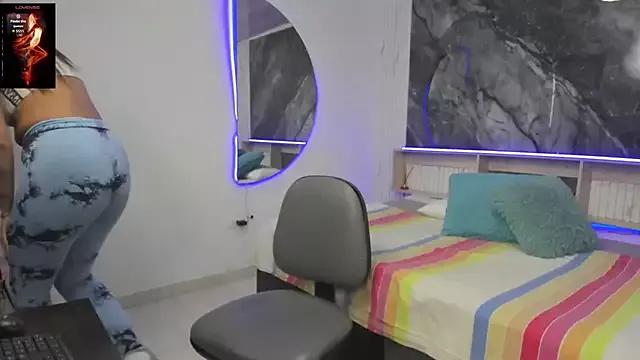 Sammy-Daniels from StripChat is Freechat